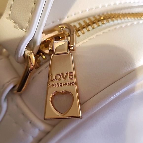 Love Moschino ☆ Crossbody Bag - Picture 9 of 13